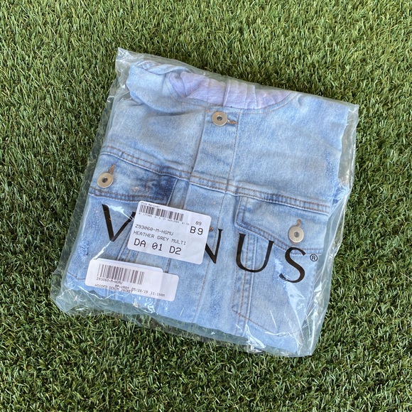 Distressed crop jean jacket - Picture 10 of 12